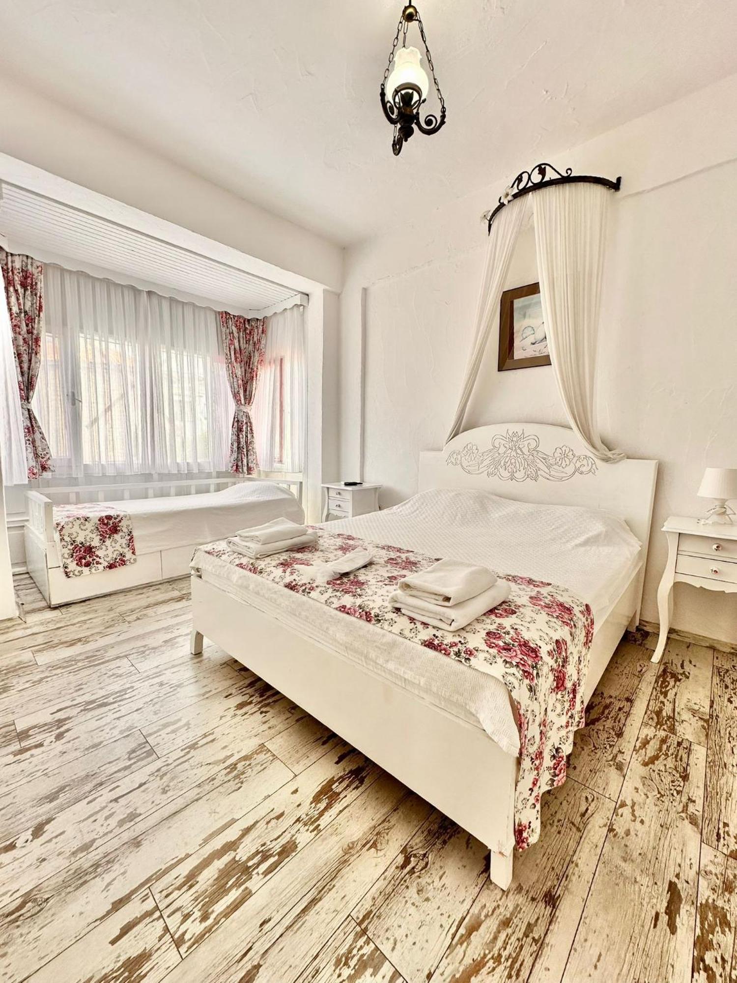 Aisem By Hire Hotel Alacati Exterior photo