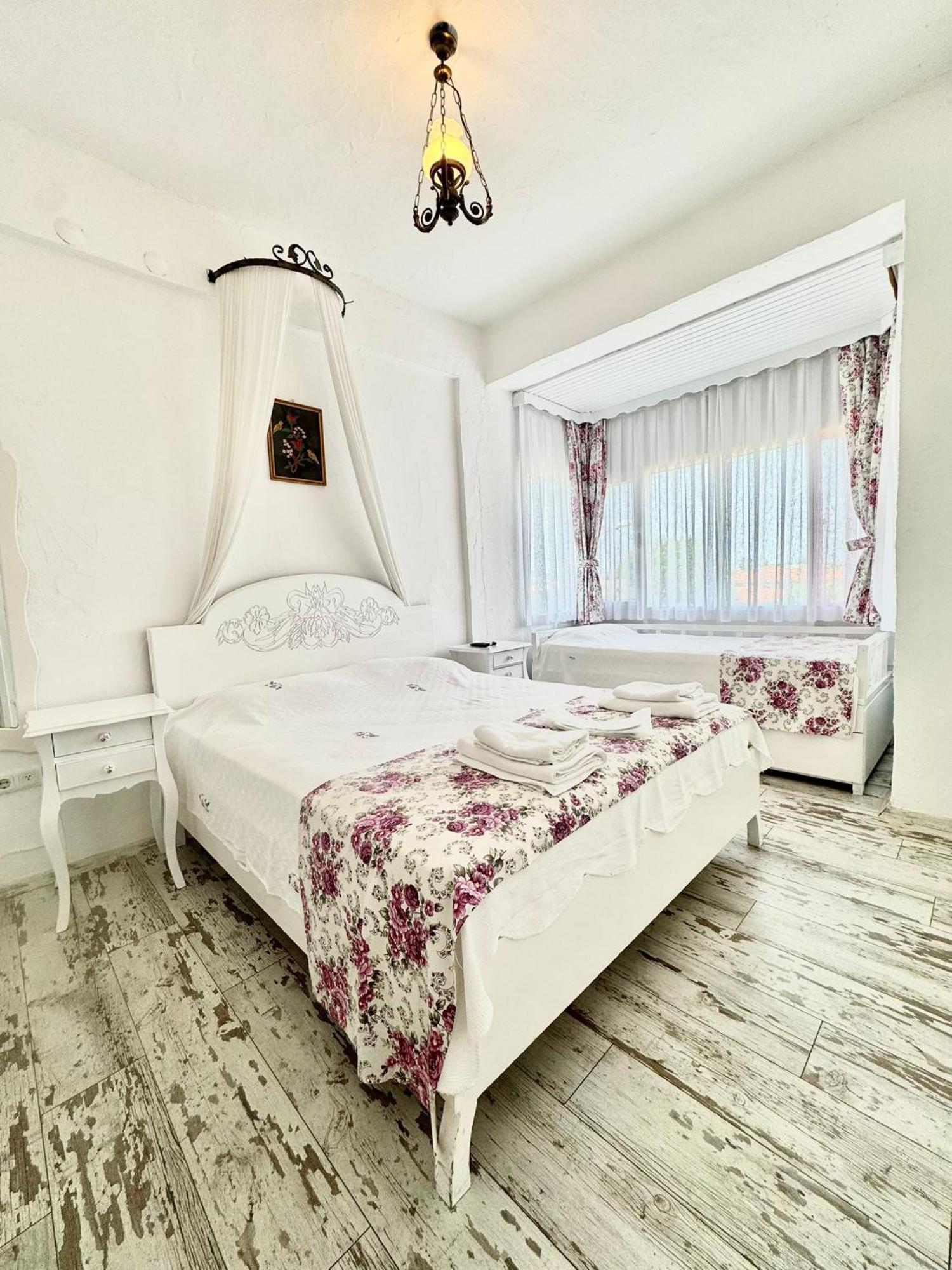Aisem By Hire Hotel Alacati Exterior photo