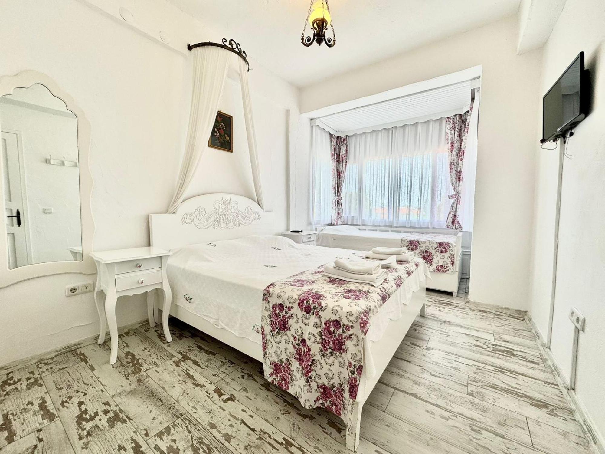 Aisem By Hire Hotel Alacati Exterior photo