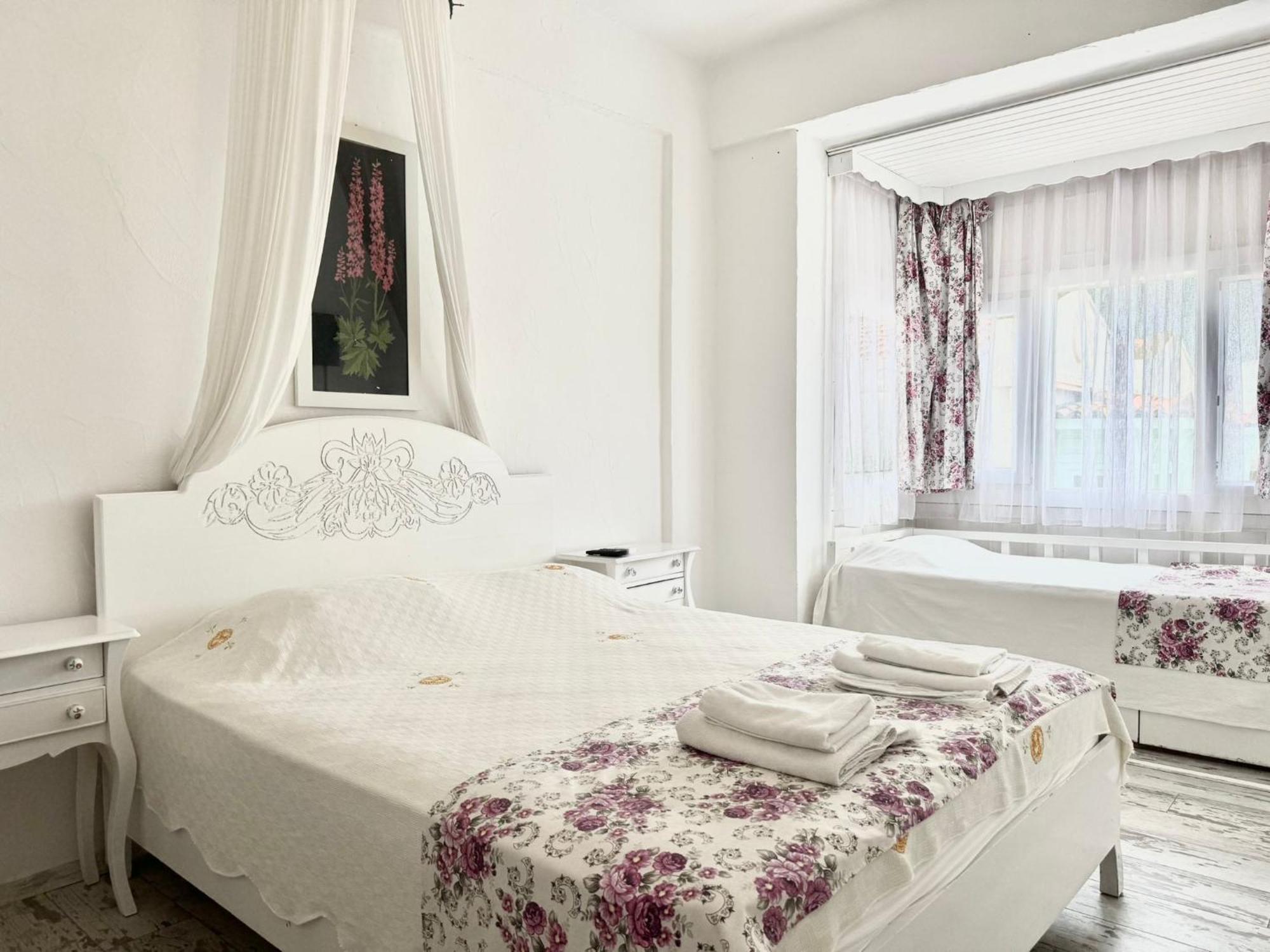 Aisem By Hire Hotel Alacati Exterior photo