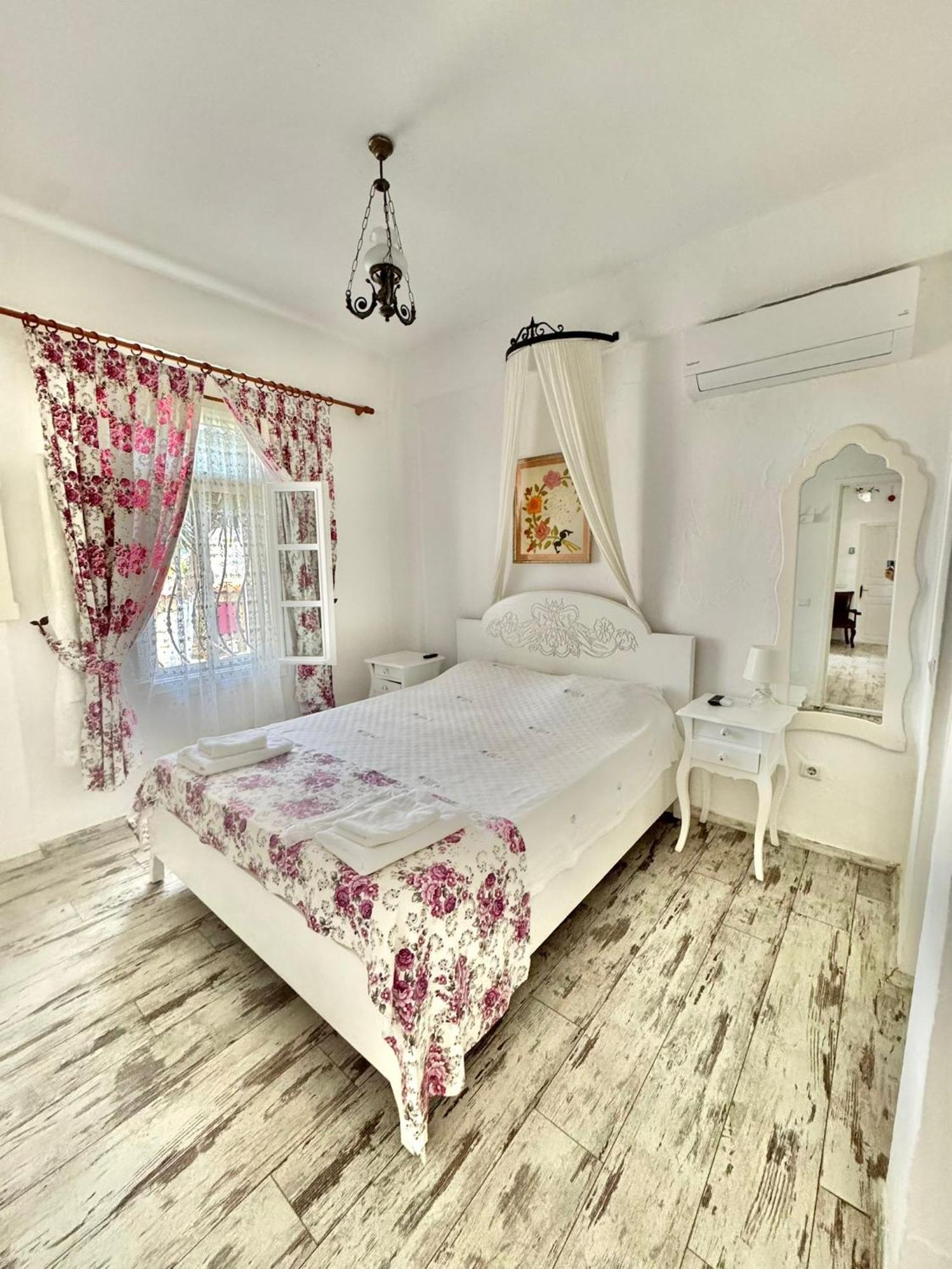Aisem By Hire Hotel Alacati Exterior photo